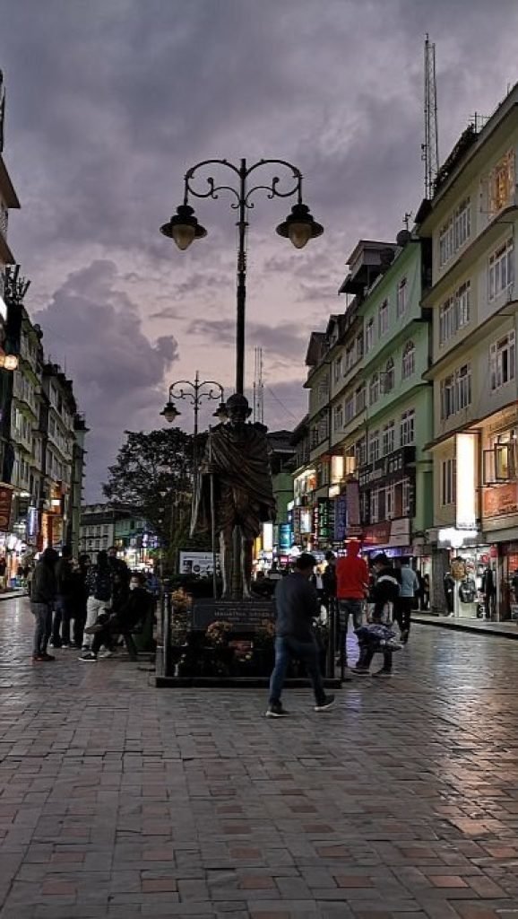 Mall Road Gangtok image - Gangtok and North Sikkim tour package